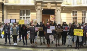 Manifestation devant l'ambassade de Birmanie à Londres suite au renvoi de l'ambassadeur
