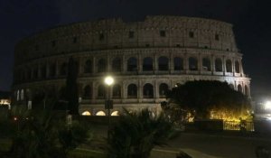 La Colisée de Rome éteinte pour 'Earth Hour'
