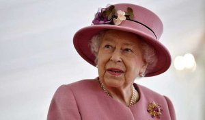 Elizabeth II ressent un "grand vide" après la mort du prince Philip, Harry présent aux obsèques