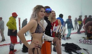 Shorts et bikinis sur la neige de Sotchi en Russie