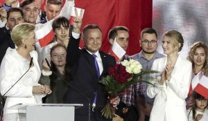 Pologne : le conservateur Andrzej Duda en tête du second tour de la présidentielle