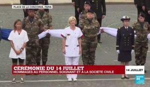 14-Juillet : arrivée des soignants sous les applaudissements