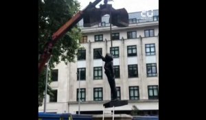 A Bristol, la statue de la manifestante «Black Lives Matter» a été retirée
