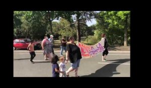 Avrillé. Une trentaine de personnes manifestent contre la fermeture des Petites frimousses