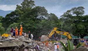 En Inde, des habitants piégés après l'effondrement d'un immeuble