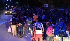 Des milliers de migrants honduriens marchent vers les États-Unis