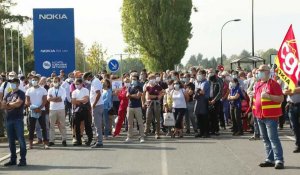 Des centaines de salariés de Nokia manifestent devant le site Paris-Saclay
