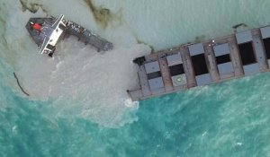 Le navire échoué sur les côtes de l'île Maurice s'est brisé