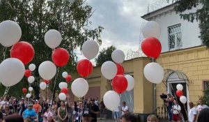 Bélarus: l'opposition devant un centre de détention pour le 10e jour de protestation