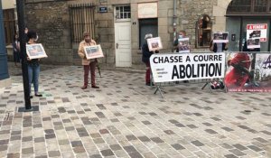 Manifestation anti-chasse à courre à Alençon 