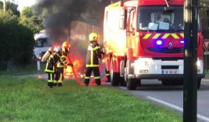 Ternois : leur voiture prend feu en plein trajet