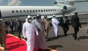 Les présidents ivoirien et sénégalais arrivent à Bamako pour dénouer la crise politique au Mali