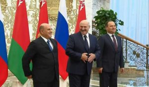 Le Premier ministre russe rencontre Loukachenko à Minsk en pleine crise politique au Bélarus