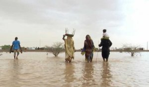 Soudan: les déplacés des inondations recherchent un abri