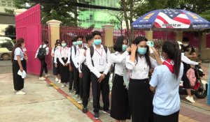 Coronavirus: les écoles rouvrent au Cambodge