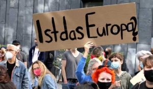 Allemagne : des milliers de manifestants demandent à l'UE d'accueillir les réfugiés de Lesbos