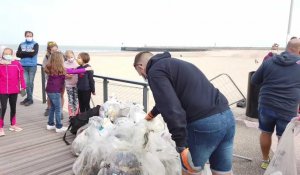 Une centaine de personnes pour le nettoyage de la plage de Calais