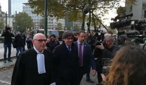 Carles Puigdemont est arrivé avec son avocat au palais de justice de Bruxelles
