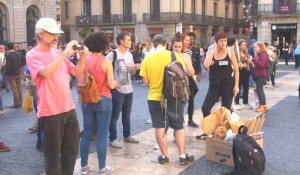 Espagne: jusqu'à 13 ans de prison pour les indépendantistes catalans, manifestation à Barcelone