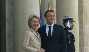 UE: Macron reçoit la présidente de la Commission européenne à l'Elysée