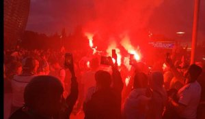 Algérie - Colombie : devant le stade Pierre Mauroy, la fête avant le match pour les supporters algériens