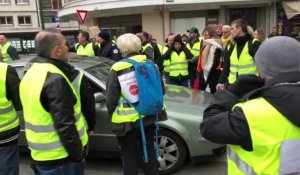 Un Gilet jaune renversé par une voiture à Annecy, tensions avec les manifestants