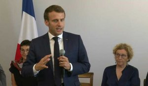 La Réunion : "On arrive à faire baisser les prix" (Macron)