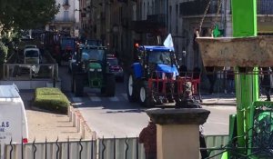 Manifestation des agriculteurs à Carcassonne : le lent cortège des engins agricoles vers la DDTM