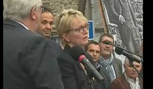 Jacques Chirac mort : Sa fille Claude en larmes lors de l'hommage à son père en Corrèze (vidéo)