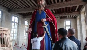 J'ai porté Clovis, un des géants de la ville de Soissons