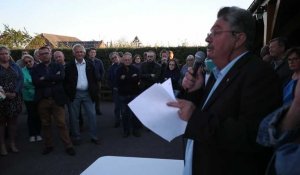 Poulailler  de  Bermeries:  le maire Jean-Claude Grossemy face à la population