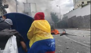 Des affrontements éclatent entre les manifestants et la police à Quito