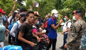 Migrants honduriens arrêtés à la frontière avec le Guatemala dans leur périple vers les Etats-Unis