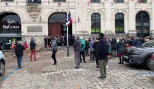 Une centaine de personnes rendent hommage à Samuel Paty à Aire-sur-la-Lys