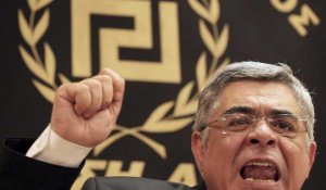 La justice grecque ordonne l'emprisonnement du chef du parti néo-nazi Aube dorée