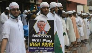 Bangladesh: des dizaines de milliers de manifestants contre la France à Dacca