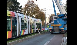 A Angers, une rame du tramway a déraillé