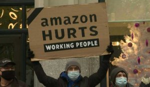 Jeff Bezos couronné "Profiteur de la pandémie" par des manifestants à New York