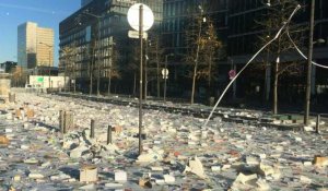 Eboueurs de Paris en grève: pluie de prospectus pour manifester leur colère