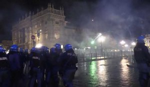 Violence dans les rues des villes italiennes, après les annonces anti-covid-19