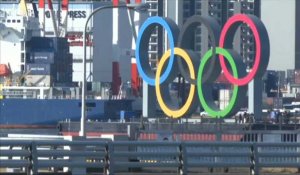 Les anneaux olympiques géants réinstallés dans la baie de Tokyo
