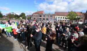 Steenwerck: nouveau rassemblement des opposants au poulailler.