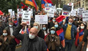 Conflit au Karabakh: manifestation devant l'ambassade turque à Paris