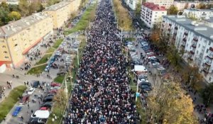 Bélarus: des dizaines de milliers de manifestants, plus de 200 arrestations