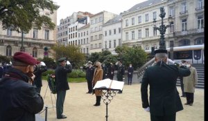 Ludivine Dedonder, ministre de la Défense, a ravivé la flamme sur la tombe du Soldat inconnu à Bruxelles