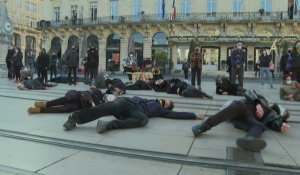 Reconfinement: flash mob pour métiers en péril à Bordeaux