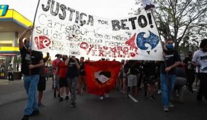 Le groupe français Carrefour accusé de racisme au Brésil après la mort d'un homme noir
