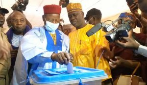 Présidentielle au Niger : l'opposant Ousmane vote dans sa ville natale