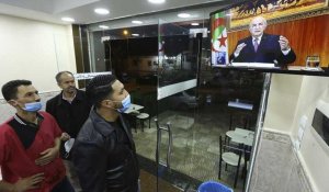 Le président algérien joue l'apaisement : élections anticipées, entre 55 et 60 détenus graciés