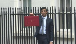 Le ministre britannique des Finances quitte le 10 Downing St pour présenter son budget